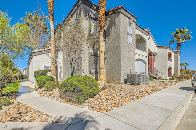 950 Seven Hills Dr Unit 814, Henderson, NV 89052 - view of side of property featuring stucco siding