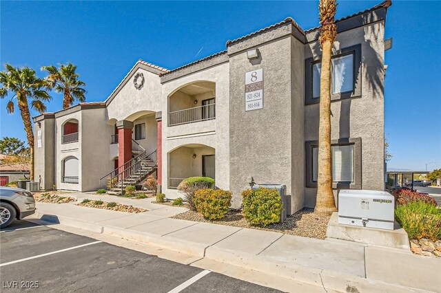 950 Seven Hills Dr Unit 814, Henderson, NV 89052 - view of property featuring uncovered parking
