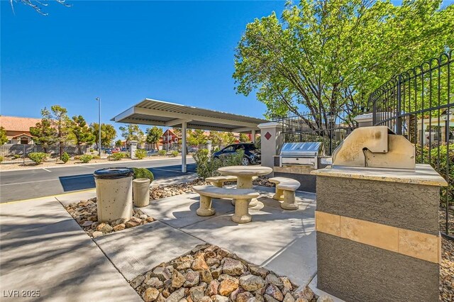 950 Seven Hills Dr Unit 814, Henderson, NV 89052 - view of community with area for grilling and fence