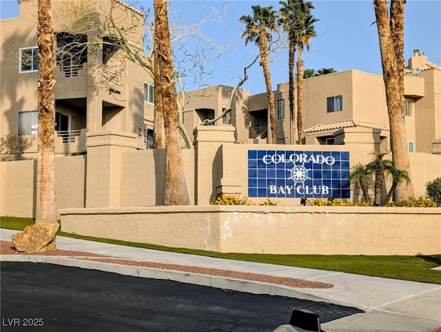 view of community / neighborhood sign