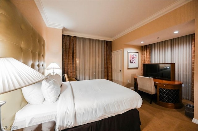 bedroom featuring carpet flooring, recessed lighting, and crown molding