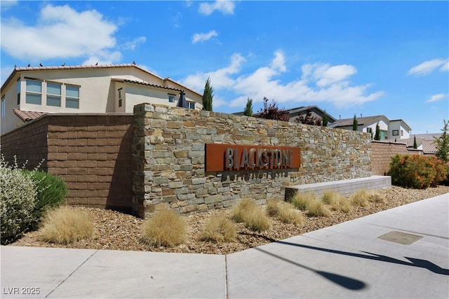 1609 Dream Canyon Ave, North Las Vegas, NV 89084 - community sign with fence
