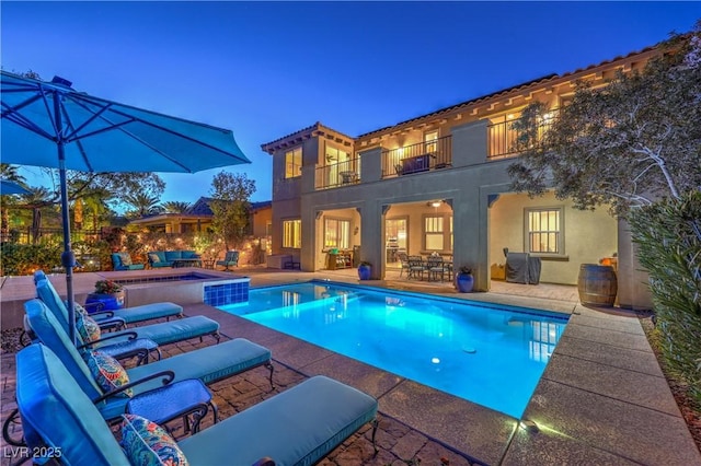 79 Rezzonico Dr, Henderson, NV 89011 - swimming pool with a patio area, outdoor dining space, and an in-ground hot tub