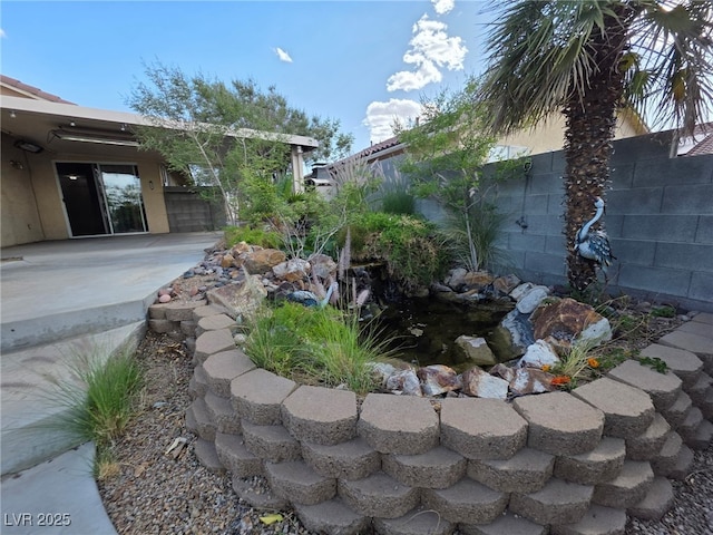 388 Coronado Dr, Henderson, NV 89015 - view of yard with a patio area