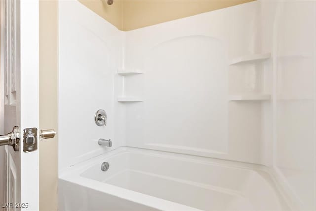 2612 Tullamore Creek Ln, Laughlin, NV 89029 - bathroom with washtub / shower combination