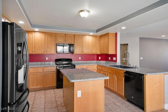 506 Staghorn Pass Ave, Las Vegas, NV 89183 - kitchen featuring black appliances, a sink, a peninsula, a kitchen island, and light tile patterned floors