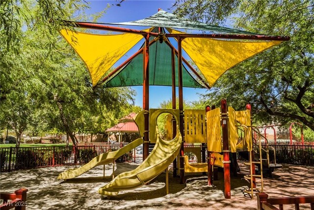 7649 Calico Fields St, Las Vegas, NV 89149 - community play area featuring fence