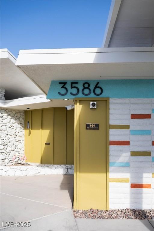 3586 Spencer St, Las Vegas, NV 89169 - view of exterior details