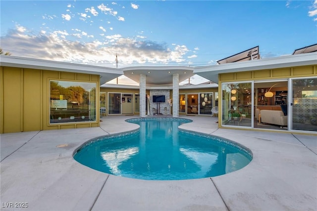 3586 Spencer St, Las Vegas, NV 89169 - pool featuring a patio