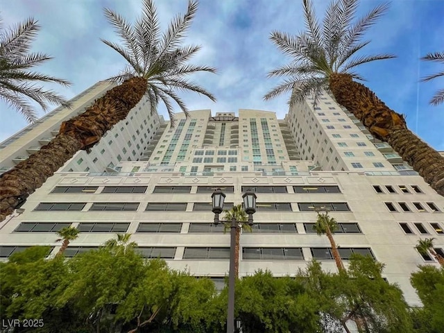 150 Las Vegas Blvd Unit 918, Las Vegas, NV 89101 - view of apartment building / complex