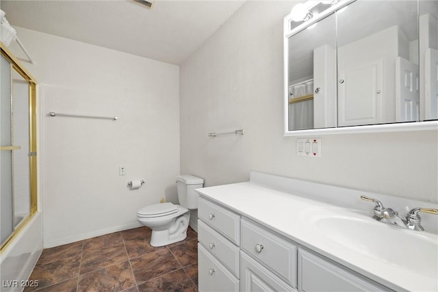 full bath featuring baseboards, shower / bath combination with glass door, toilet, and vanity