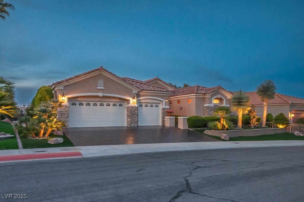 10524 Longwood Dr, Las Vegas, NV 89134 - photo 1