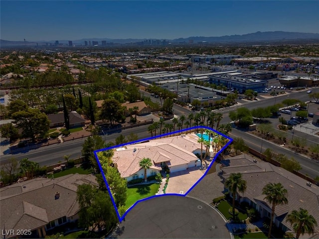 2290 Casa Bella Ct, Las Vegas, NV 89117 - aerial view of property's location with property boundaries highlighted and a mountain backdrop