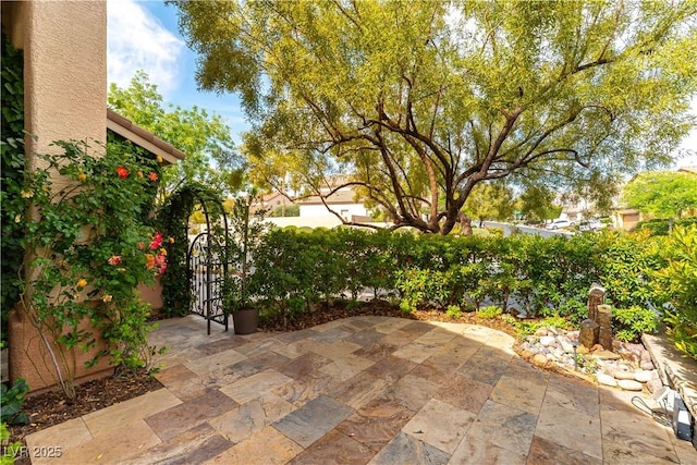 812 Eaglewood Dr, Las Vegas, NV 89144 - view of patio featuring a gate
