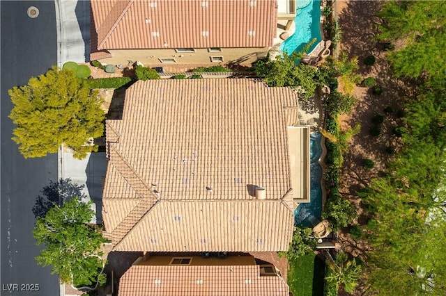 812 Eaglewood Dr, Las Vegas, NV 89144 - view of subject property with a pool area