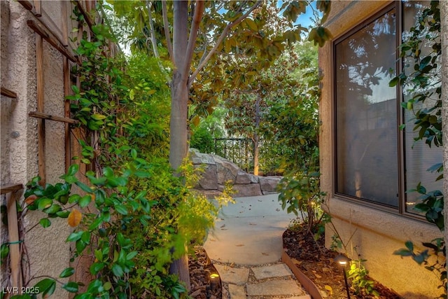 812 Eaglewood Dr, Las Vegas, NV 89144 - view of yard