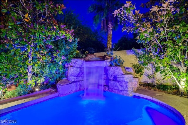 812 Eaglewood Dr, Las Vegas, NV 89144 - view of pool at twilight