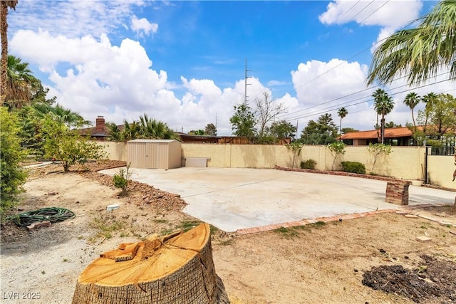 4678 Saddle Pl, Las Vegas, NV 89119 - fenced backyard featuring a patio area