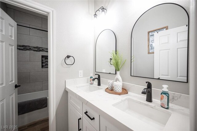 5815 Pristine Falls Ave, Las Vegas, NV 89131 - full bath with double vanity