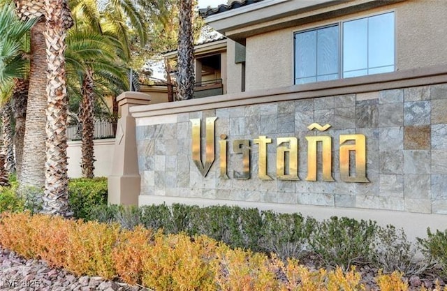 view of community / neighborhood sign