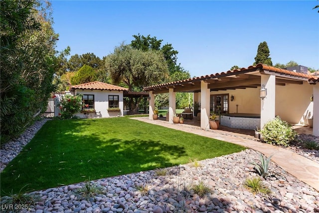view of yard featuring a patio