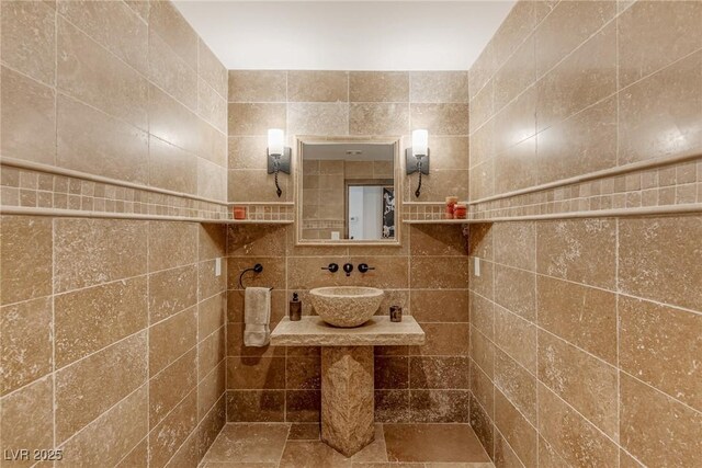 1450 Rancho Cir, Las Vegas, NV 89107 - bathroom with a sink