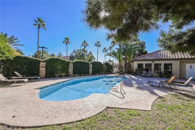 3135 S Mojave Rd Unit 241, Las Vegas, NV 89121 - view of swimming pool featuring a patio, a fenced in pool, and fence