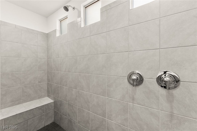 31 Autumn Palm Ave, Henderson, NV 89011 - bathroom featuring tiled shower