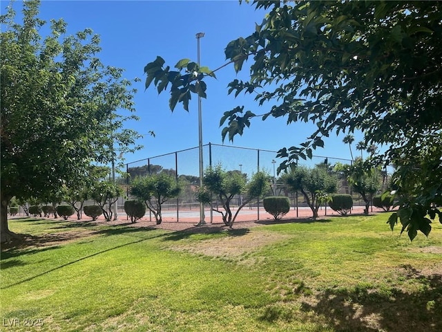 2541 Love St, Las Vegas, NV 89121 - surrounding community featuring a tennis court