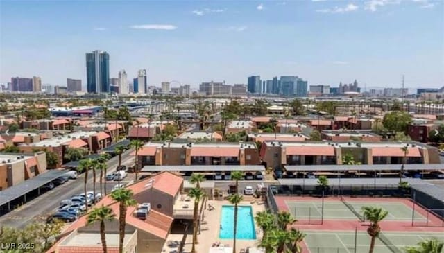 bird's eye view with a view of city