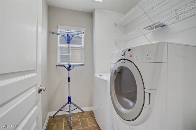 651 Penshaw Bridge Ave, Las Vegas, NV 89178 - laundry area featuring washer and dryer and baseboards