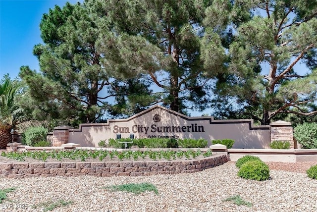 view of community / neighborhood sign
