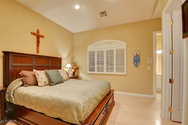 bedroom featuring visible vents, recessed lighting, baseboards, and light wood finished floors