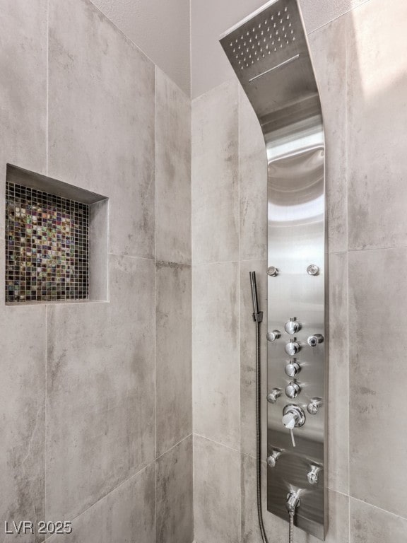5 Clear Crossing Trl, Henderson, NV 89052 - bathroom view of tiled shower