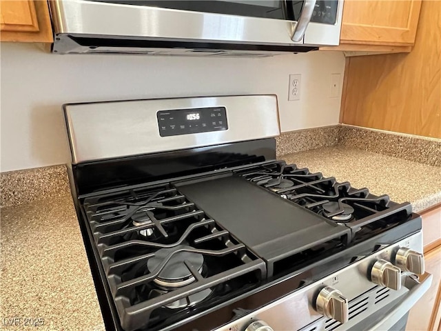 3735 Sand Pier St, Las Vegas, NV 89147 - kitchen featuring stainless steel appliances