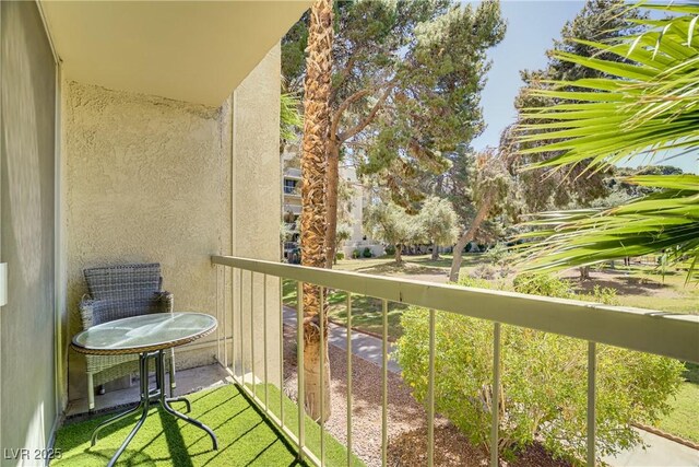 725 N Royal Crest Cir Unit 214, Las Vegas, NV 89169 - view of balcony