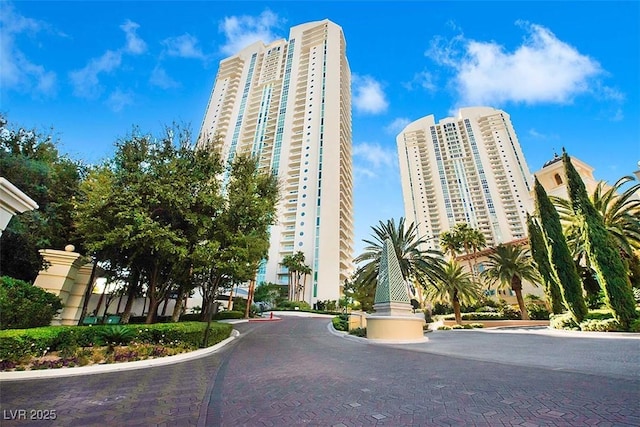 2747 Paradise Rd Unit 501, Las Vegas, NV 89109 - view of building exterior