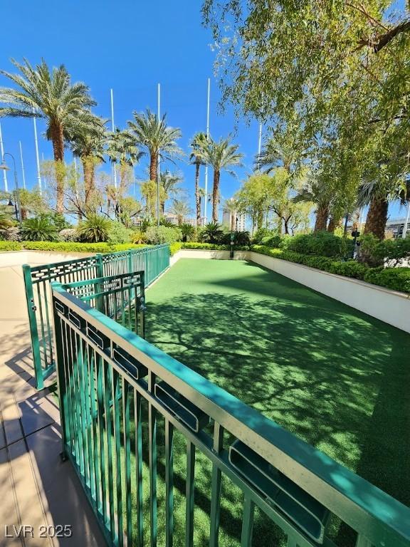 135 E Harmon Ave Unit 3320, Las Vegas, NV 89109 - view of property's community