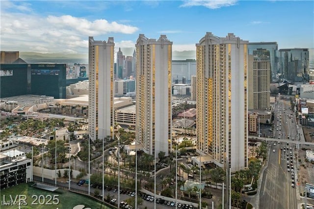 135 E Harmon Ave Unit 3320, Las Vegas, NV 89109 - skyline view