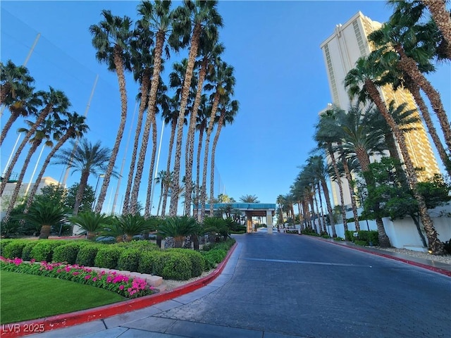 135 E Harmon Ave Unit 3320, Las Vegas, NV 89109 - photo 2