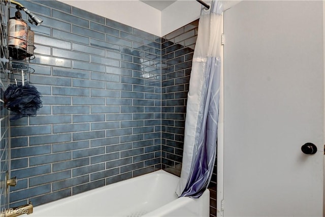 full bath with shower / bath combo with shower curtain