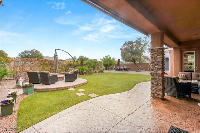 9 Contra Costa Pl, Henderson, NV 89052 - view of yard featuring a fenced backyard, outdoor lounge area, and a patio area