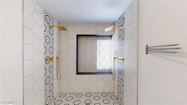 1801 Griffith Ave, Las Vegas, NV 89104 - bathroom with tiled shower