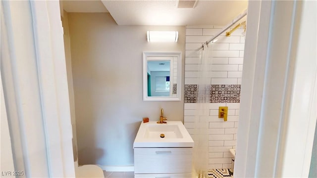 1801 Griffith Ave, Las Vegas, NV 89104 - full bathroom with vanity and tiled shower