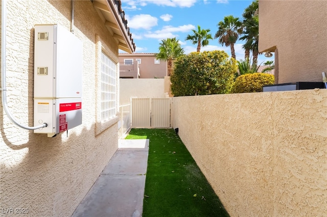 3057 Sunrise Heights Dr, Henderson, NV 89052 - view of yard with fence