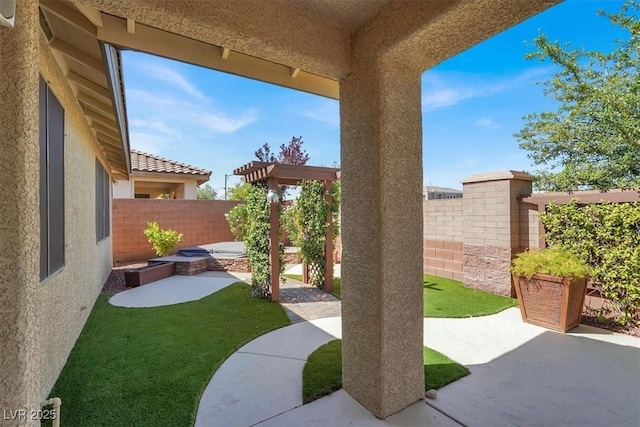 7806 Sundial Peak St, Las Vegas, NV 89166 - view of yard featuring a patio area