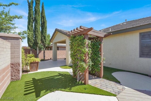 7806 Sundial Peak St, Las Vegas, NV 89166 - view of yard with a patio