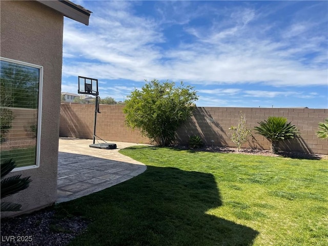 10650 Robin Hill Ave, Las Vegas, NV 89129 - view of yard with a patio