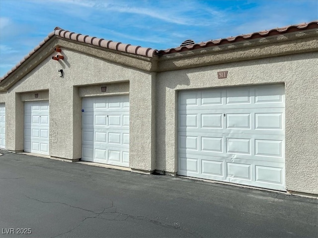 6480 Annie Oakley Dr Unit 511, Las Vegas, NV 89120 - view of garage