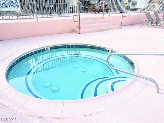 3151 Soaring Gulls Dr Unit 2035, Las Vegas, NV 89128 - view of pool featuring a pool and a hot tub